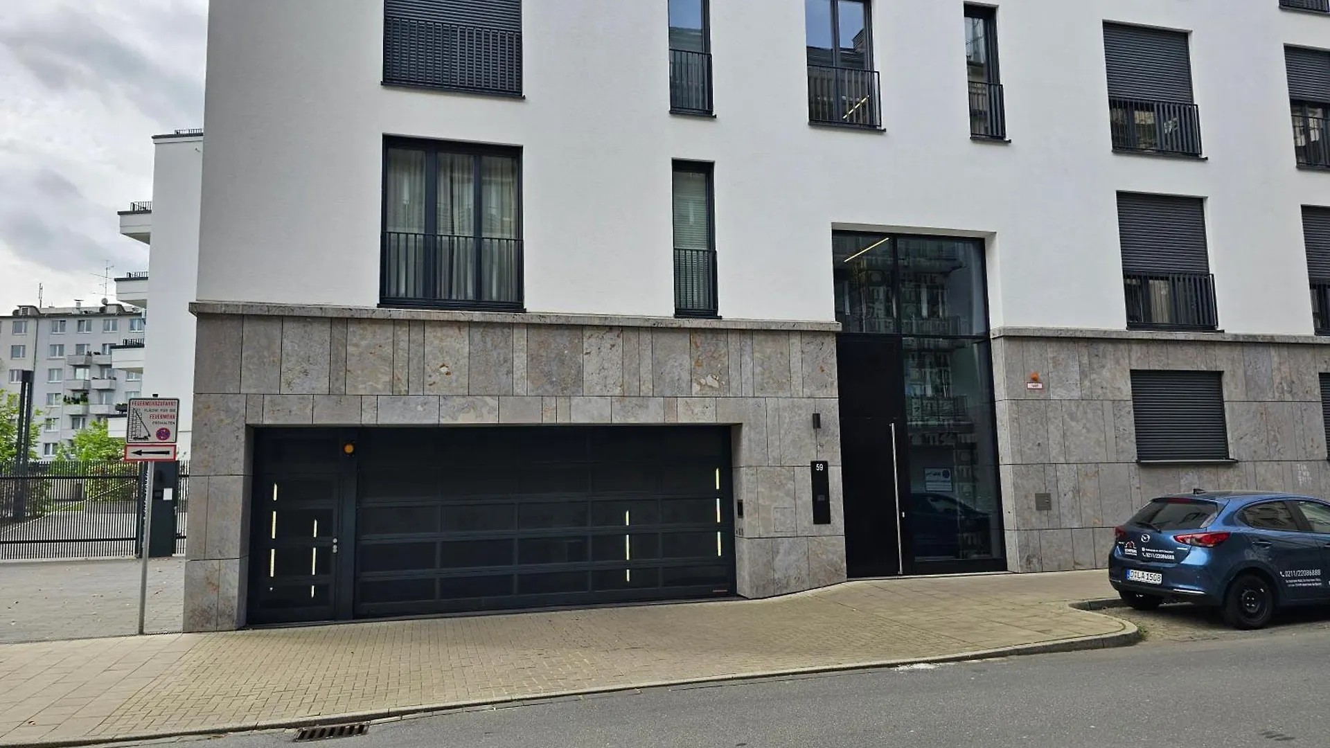 3 Rooms 2 Bathrooms 2 Toilets New Apartment Center Of Duesseldorf Underground Parking Space Contactless Self Check-In Düsseldorf
