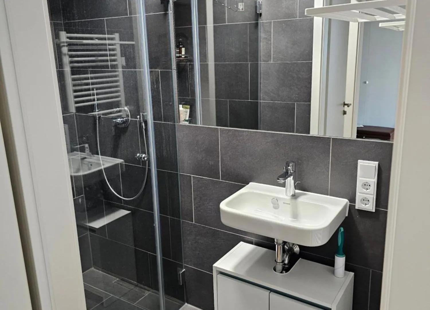 3 Rooms 2 Bathrooms 2 Toilets New Apartment Center Of Duesseldorf Underground Parking Space Contactless Self Check-In 0*, Düsseldorf Deutschland