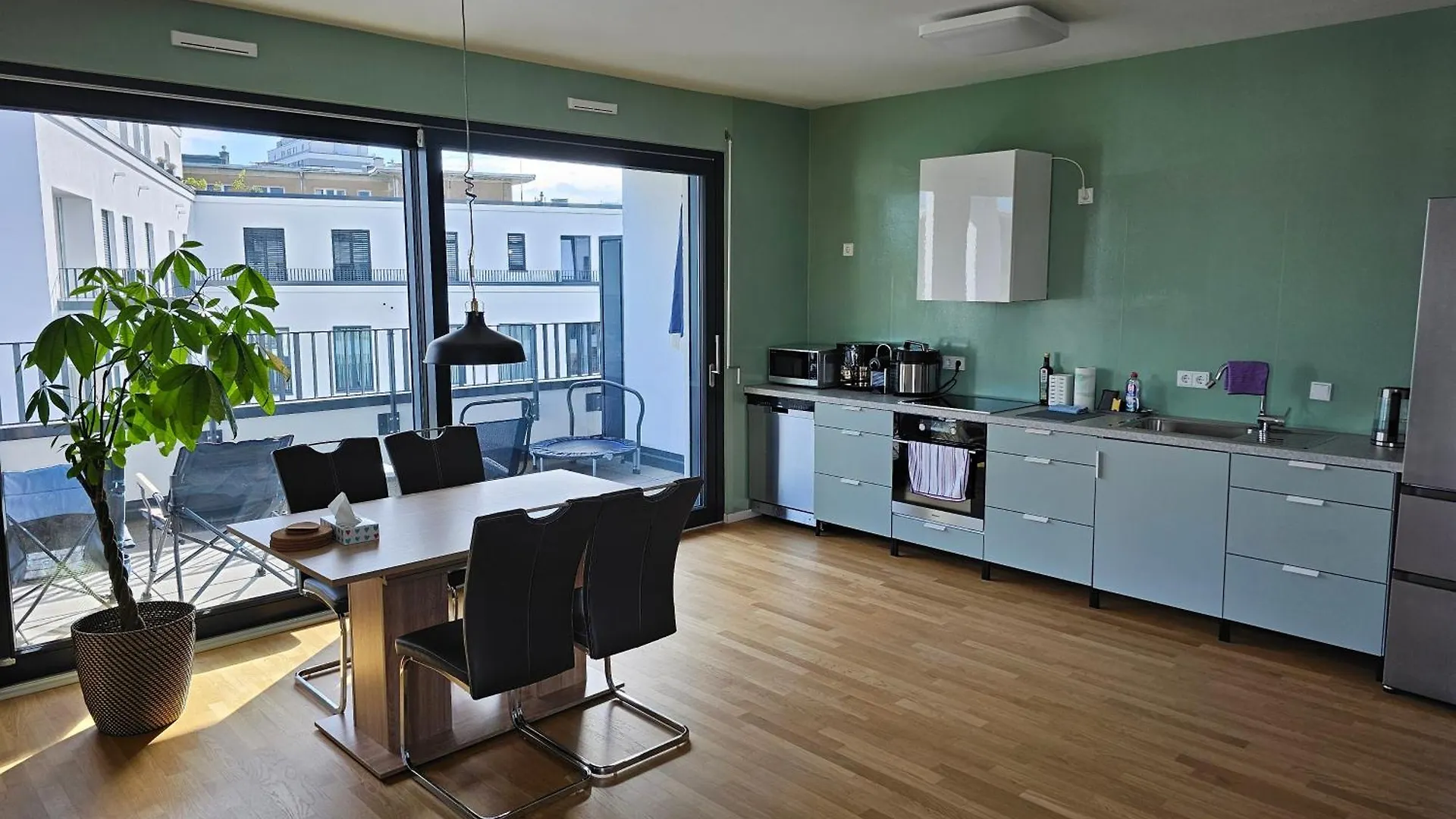 3 Rooms 2 Bathrooms 2 Toilets New Apartment Center Of Duesseldorf Underground Parking Space Contactless Self Check-In